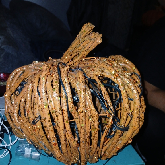 Thanksgiving Center Piece - Picture 5 of 5